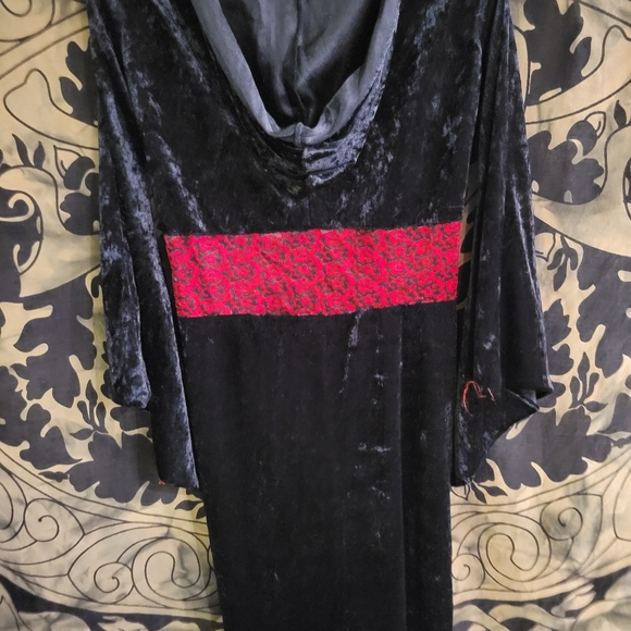Childs vampire hooded robe costume size medium - Picture 3 of 3